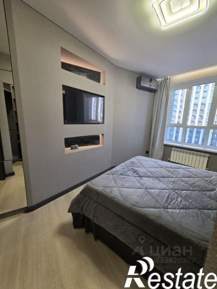 2-комн квартира улица Бориса Слюсаря, 19 с1,  д. 19 с1