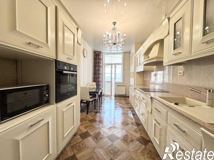 3-комн квартира улица Суворова, 91-101,  д. 91-101