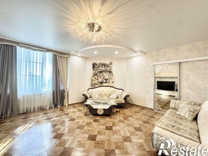 3-комн квартира улица Суворова, 91-101,  д. 91-101