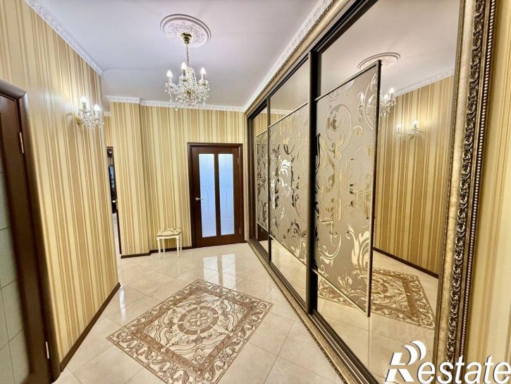 3-комн квартира улица 26-го Июня, 20Б,  д. 20Б
