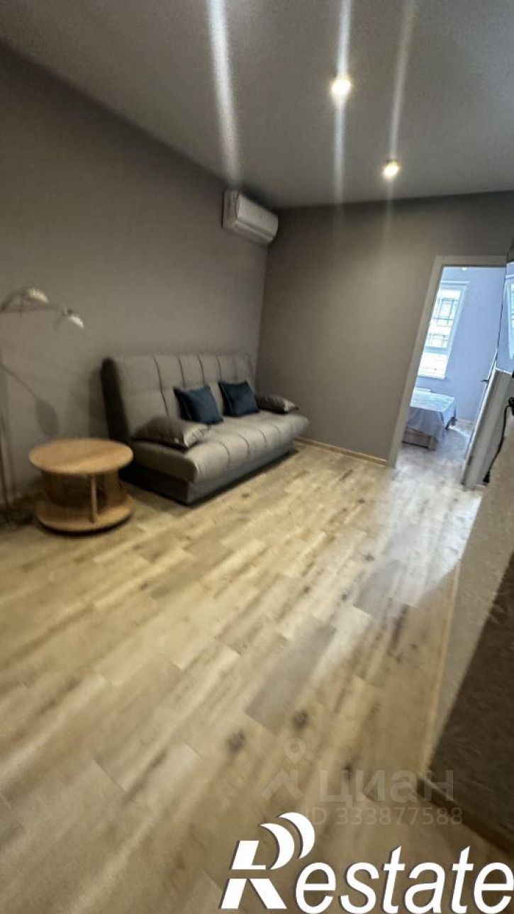 2-комн квартира улица Ларина, 45 с6,  д. 45 с6