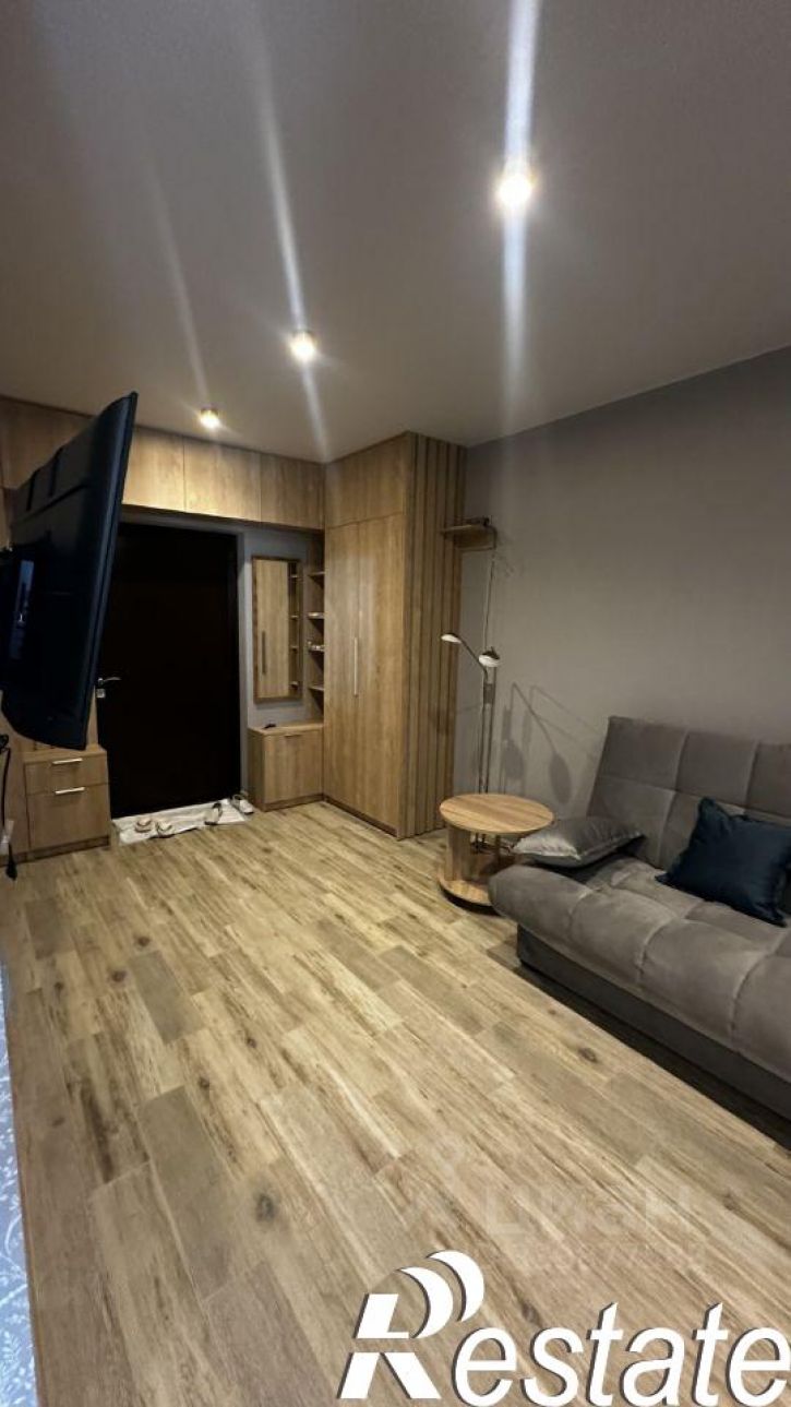 2-комн квартира улица Ларина, 45 с6,  д. 45 с6