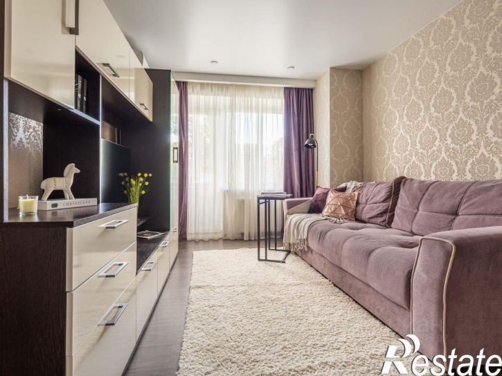 2-комн квартира улица Ларина, 24,  д. 24