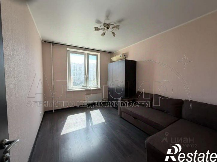 2-комн квартира улица Жданова, 15,  д. 15
