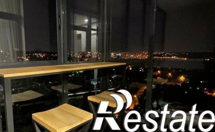 3-комн квартира проспект Сиверса, 32,  д. 32