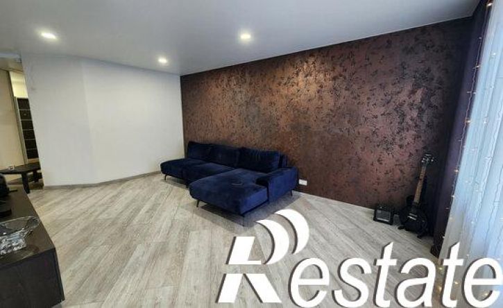 3-комн квартира улица Жмайлова, 4Г,  д. 4Г