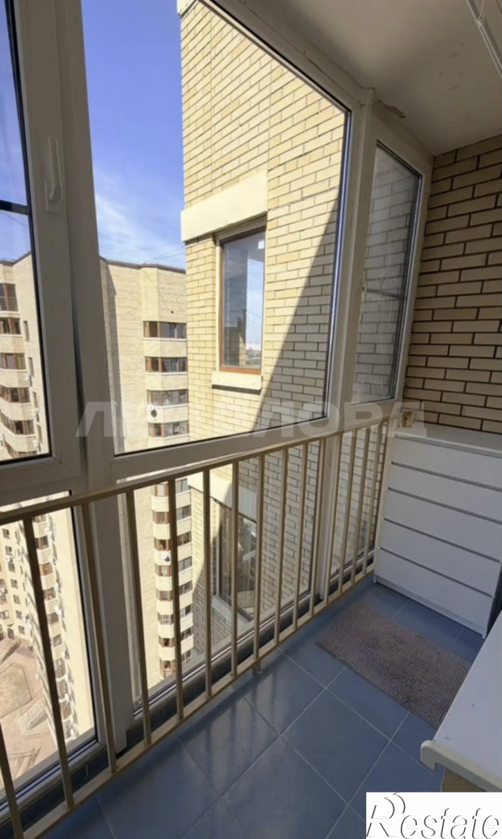 2-комн квартира бульвар Комарова, 1Л