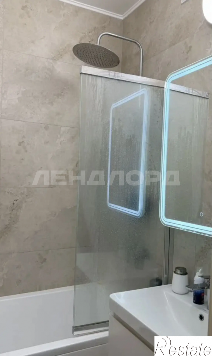 2-комн квартира бульвар Комарова, 1Л