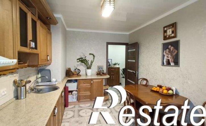 3-комн квартира улица Думенко, 13 к1,  д. 13 к1