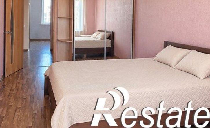 3-комн квартира улица Думенко, 13Г,  д. 13Г