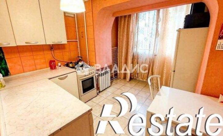 3-комн квартира улица Варфоломеева, 248,  д. 248