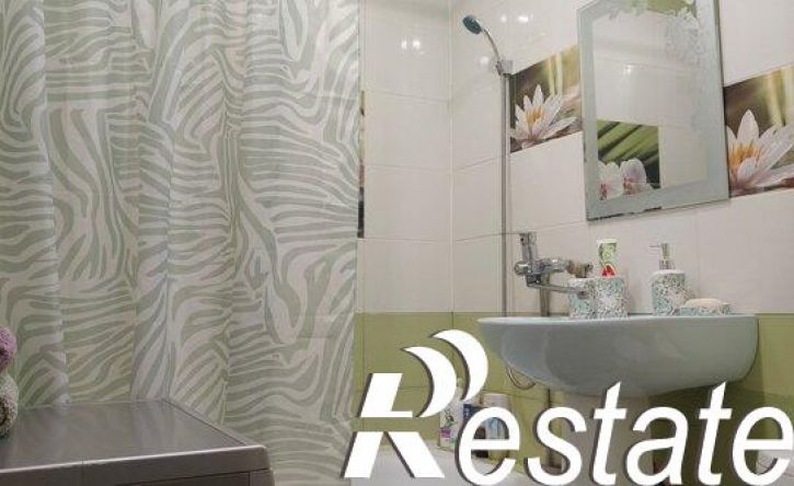 2-комн квартира Кировский проспект, 75,  д. 75