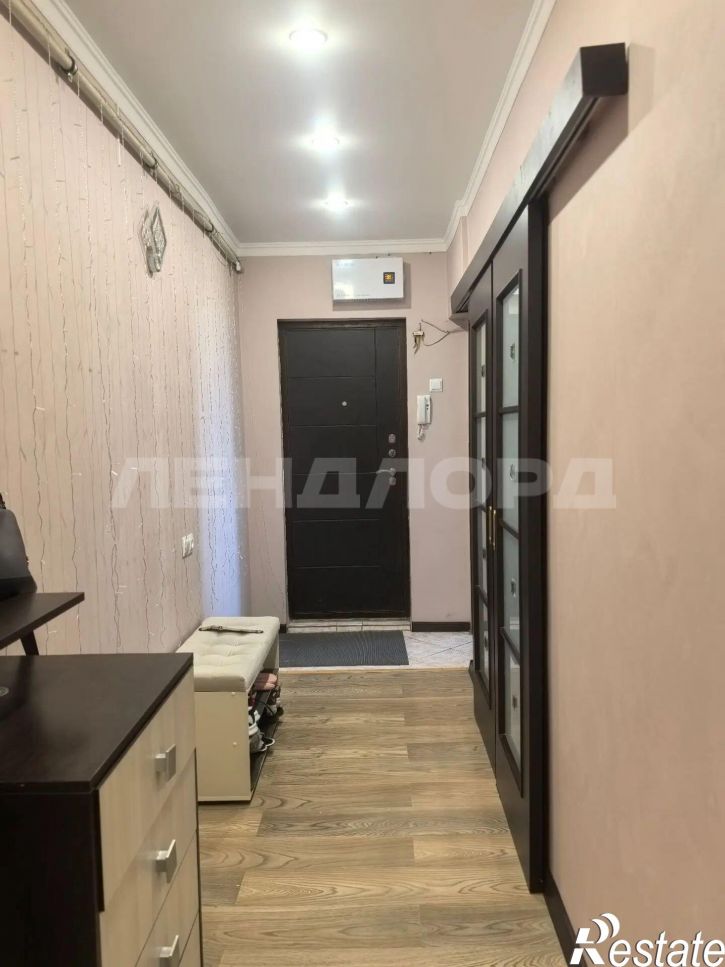 3-комн квартира проспект Королёва, 17