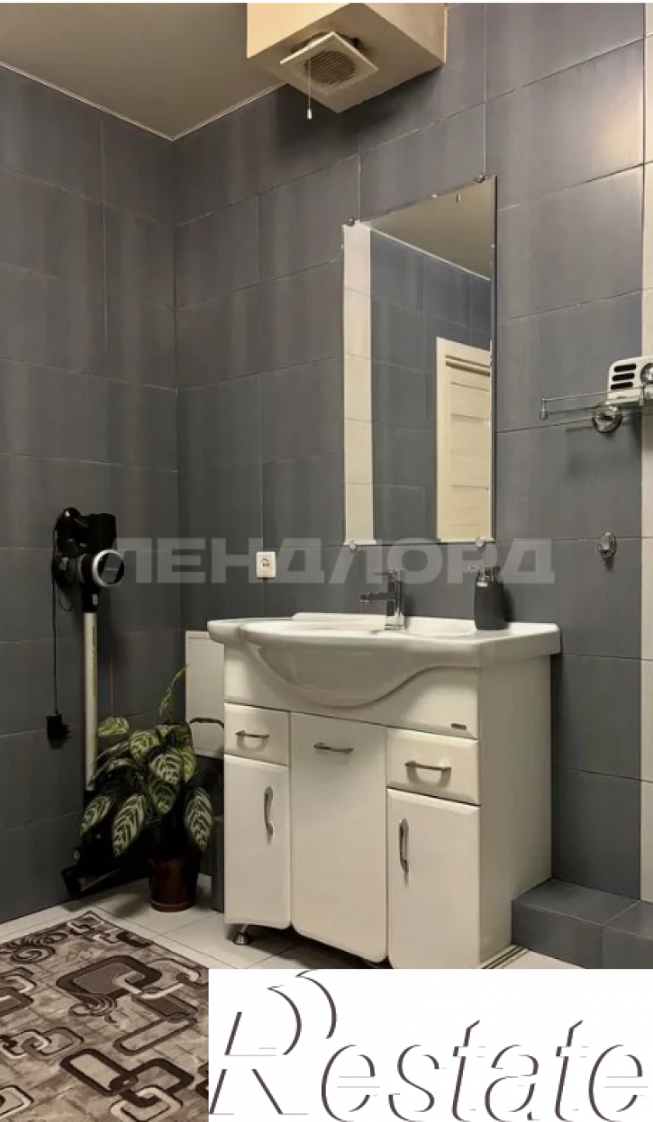 2-комн квартира бульвар Комарова, 12/2А