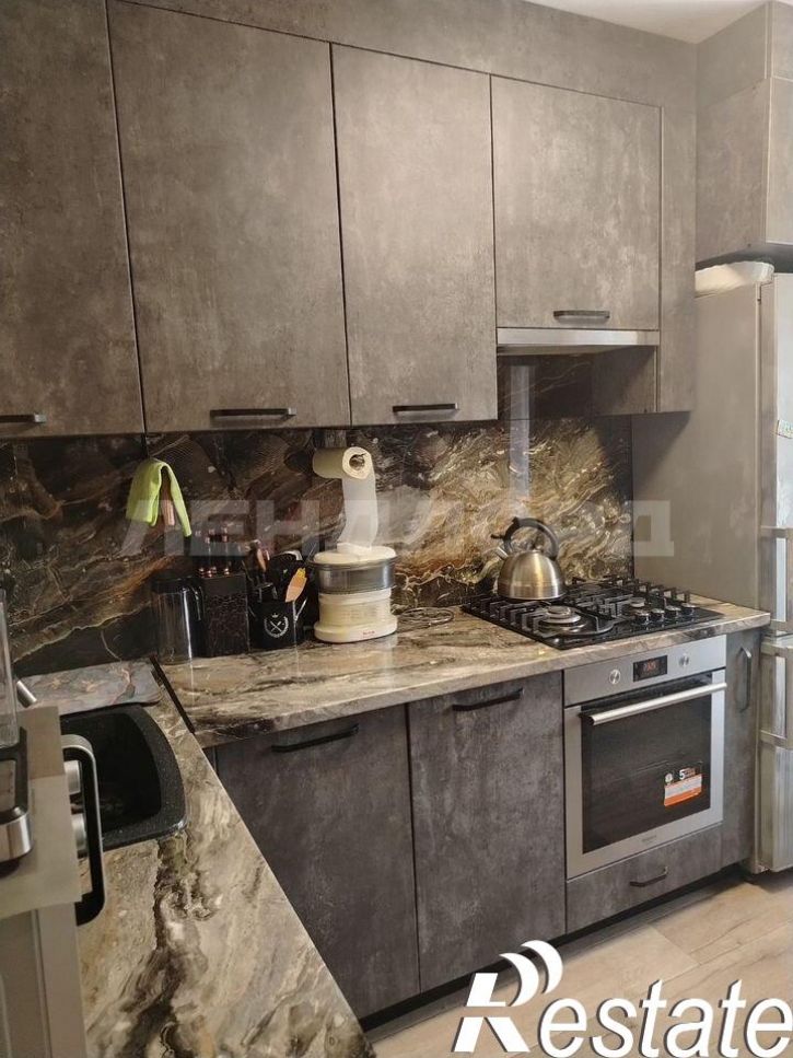 3-комн квартира проспект Королёва, 25