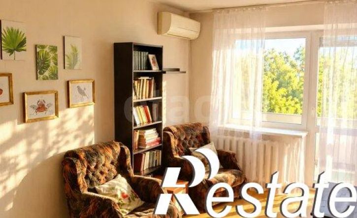 3-комн квартира улица Ларина, 21/1,  д. 21/1