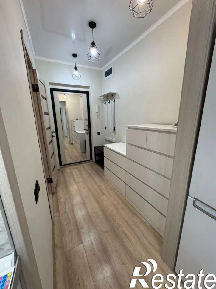 1-комн квартира Комарова б-р, 1и