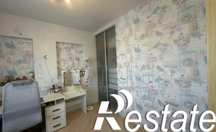 4-комн квартира улица Зорге, 17,  д. 17