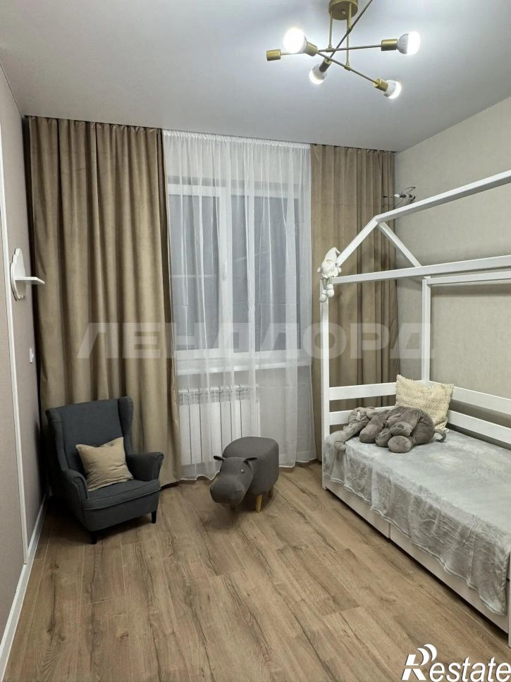 3-комн квартира улица Пацаева, 17