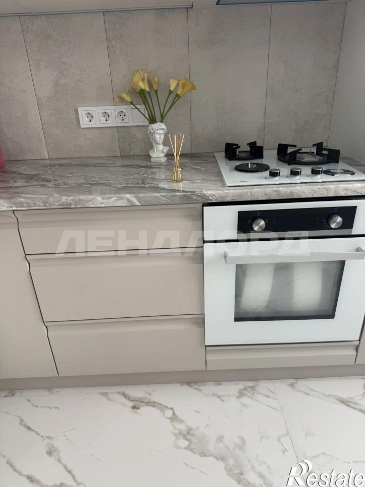 3-комн квартира улица Пацаева, 17
